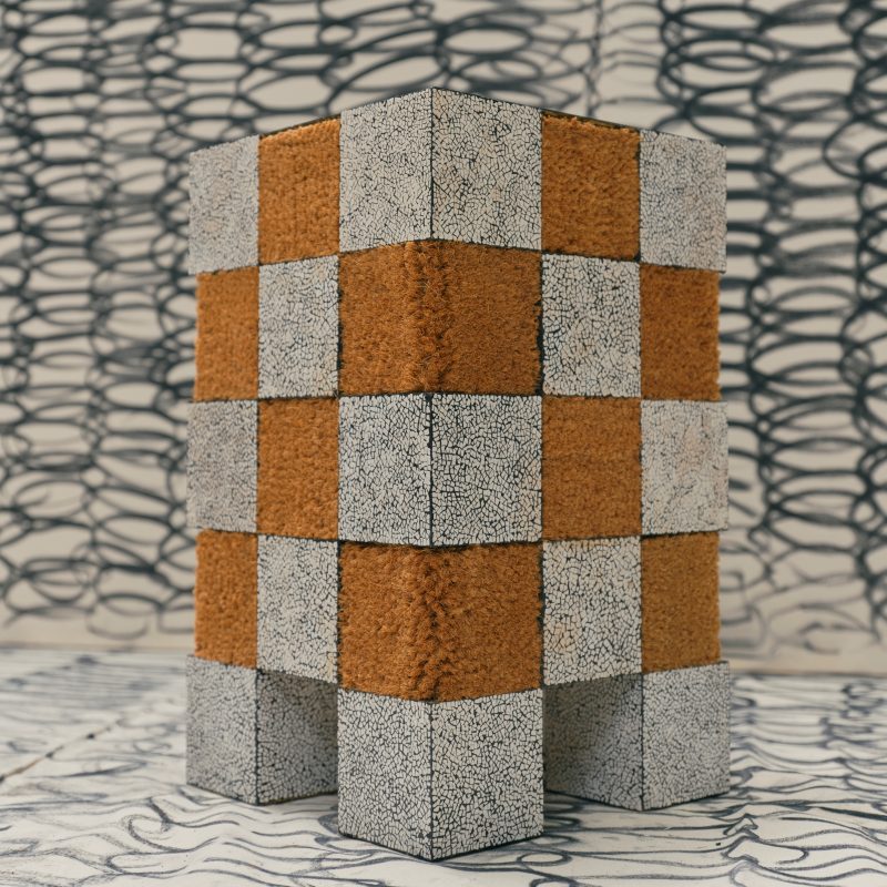 XADREZ SIDE TABLE